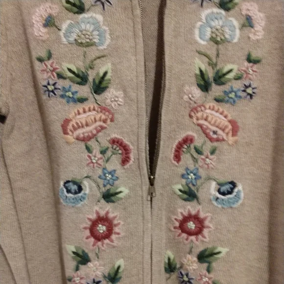 SOLD   Vintage 🆕 Tiara International Embroidered Cardigan Sweater Zipper Front - Picture 6 of 11